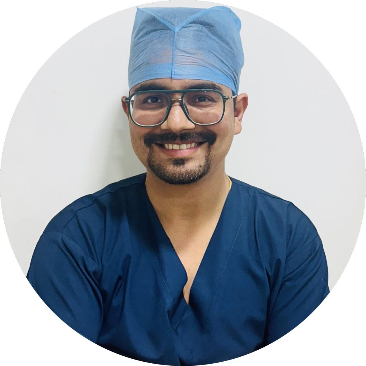 DR. VINEET MUTHA